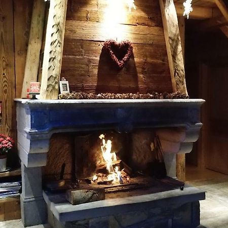 Chambre d'Hôtes La ferme d'en bas Samoëns Extérieur photo