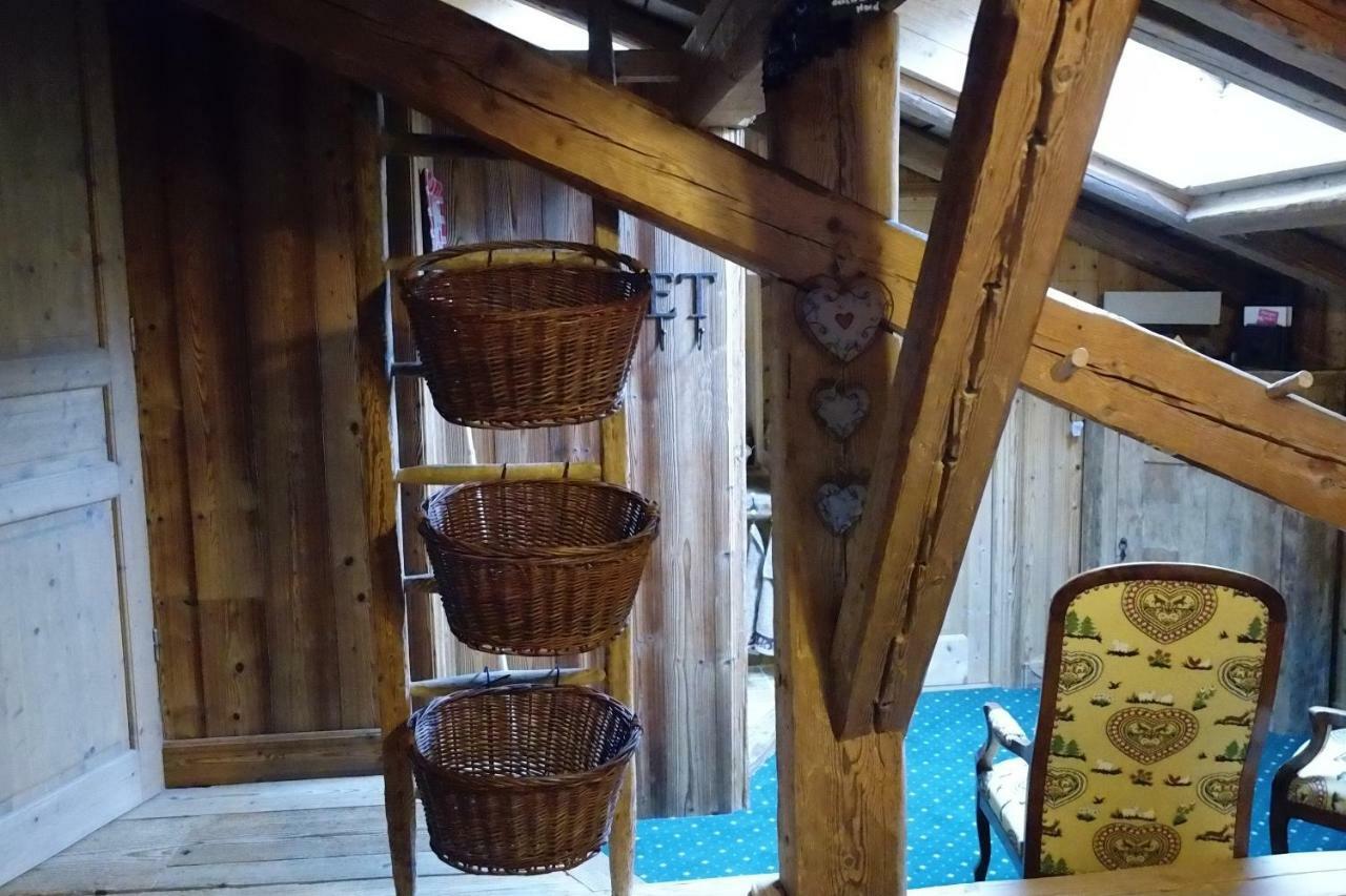 Chambre d'Hôtes La ferme d'en bas Samoëns Extérieur photo