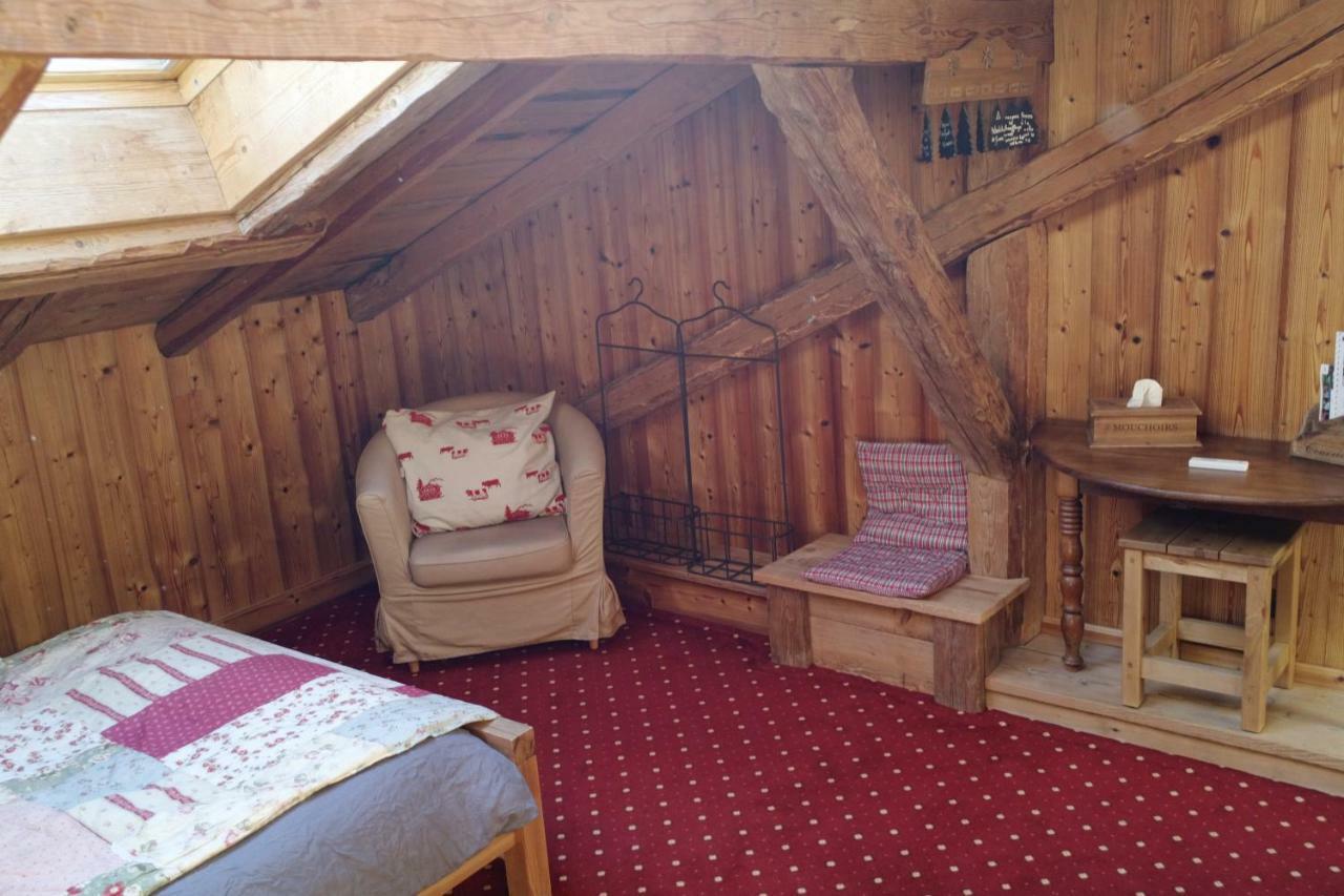 Chambre d'Hôtes La ferme d'en bas Samoëns Extérieur photo