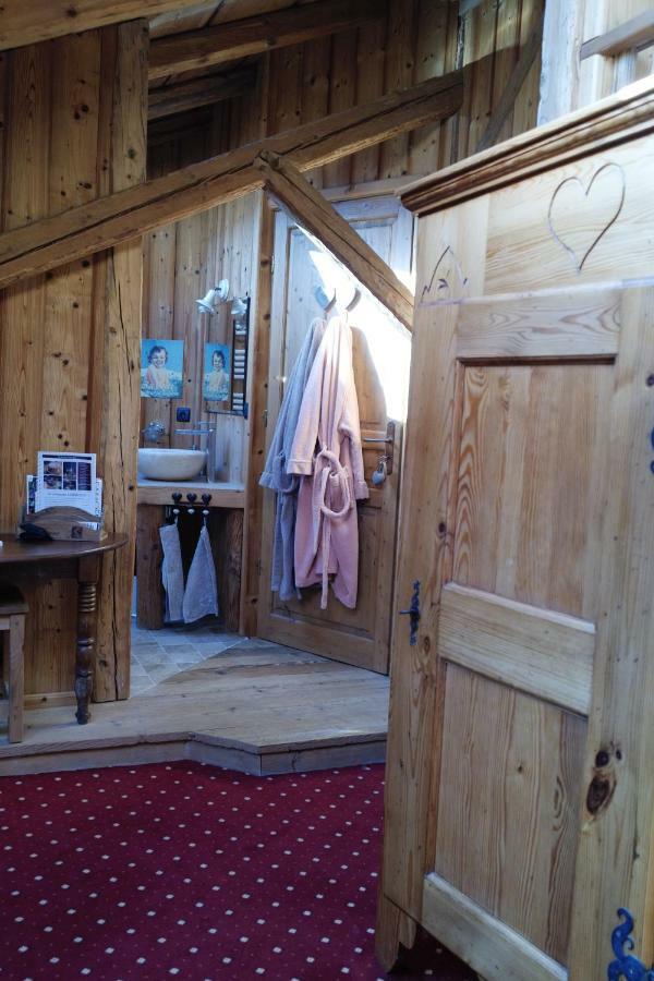 Chambre d'Hôtes La ferme d'en bas Samoëns Extérieur photo