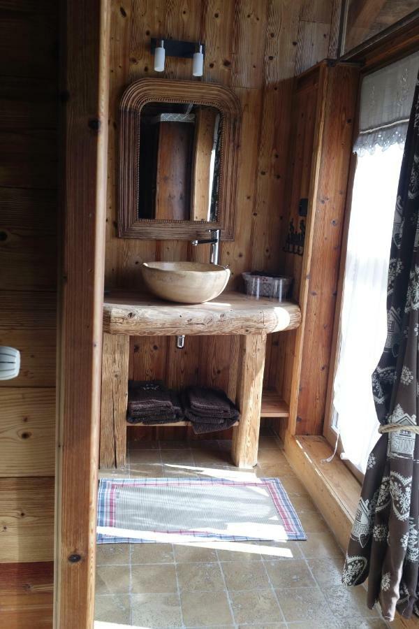 Chambre d'Hôtes La ferme d'en bas Samoëns Extérieur photo